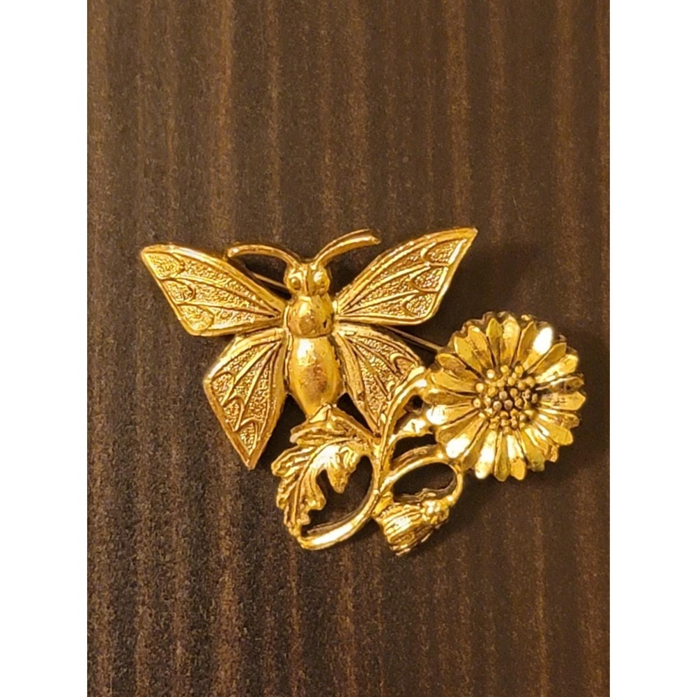 Bergdorf Goodman Singned Vintage Gold Tone Butterfly On Flower Brooch